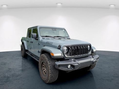 Used 2024 Jeep Gladiator Sport AWD/4WD image 10