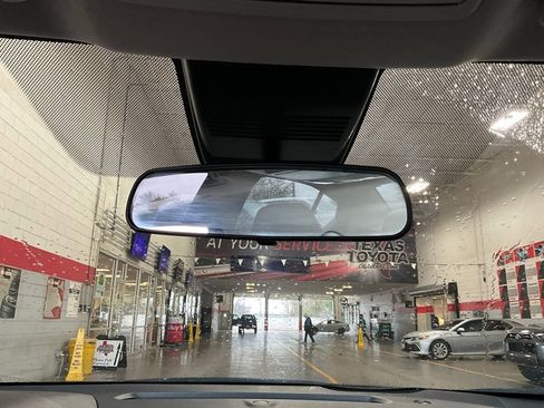 Used 2025 Nissan Altima 2.5 SV image 18