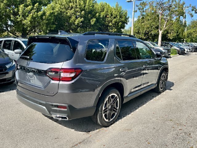 New 2026 Honda Pilot Touring image 10