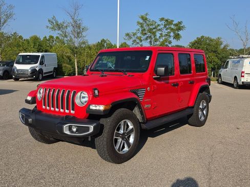 Used 2021 Jeep Wrangler Unlimited Sahara AWD/4WD image 3