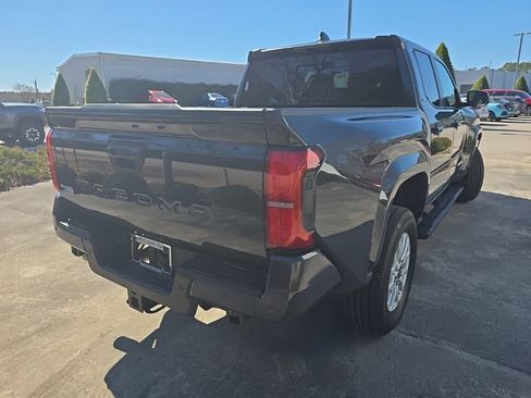 Used 2024 Toyota Tacoma SR5 w/ SR5 Upgrade Package image 5