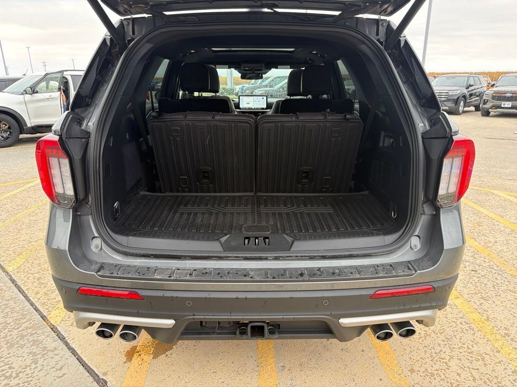 Used 2025 Ford Explorer Platinum w/ Ultimate Package AWD/4WD image 21