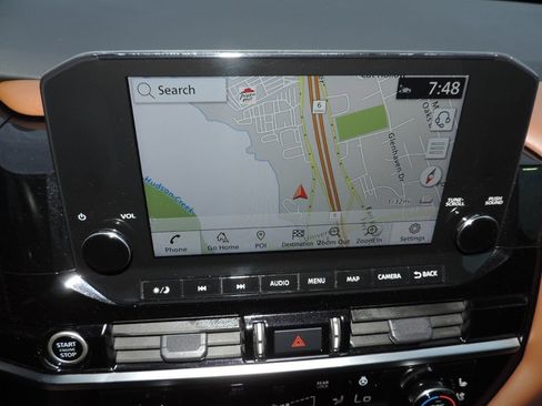 Used 2023 Nissan Pathfinder Platinum w/ Black Appearance Package FWD image 25