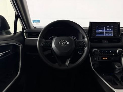 Used 2019 Toyota RAV4 XLE w/ Convenience Package FWD image 28