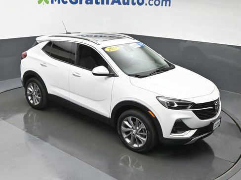 Used 2023 Buick Encore GX Essence w/ Experience Buick Package image 3