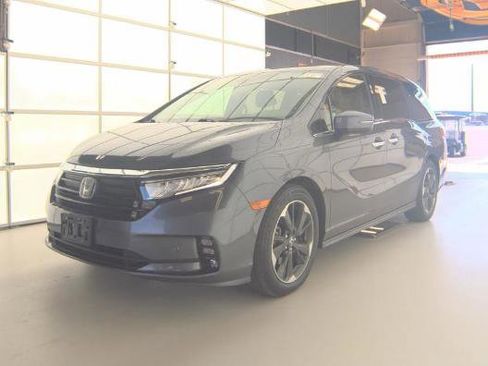 Used 2023 Honda Odyssey Elite image 2