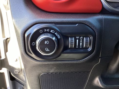 Used 2021 Jeep Gladiator Rubicon w/ Cold Weather Group image 28