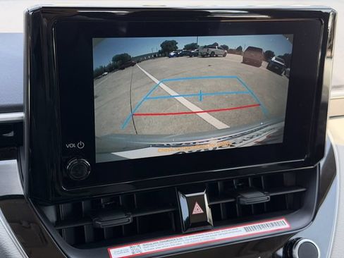 Used 2025 Toyota Corolla LE FWD image 18
