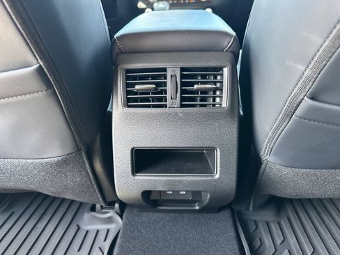 Used 2025 Mitsubishi Outlander SE FWD image 23