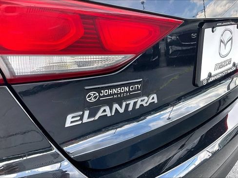 Used 2018 Hyundai Elantra SEL w/ Cargo Package FWD image 8