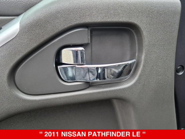 Used 2011 Nissan Pathfinder LE AWD/4WD image 11