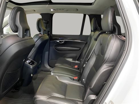 Used 2017 Volvo XC90 T6 Momentum w/ Vision Package AWD/4WD image 15