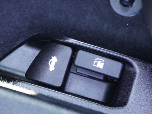 Certified 2017 Toyota Camry XSE image 22