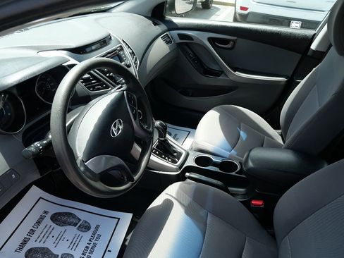 Used 2015 Hyundai Elantra SE FWD image 12