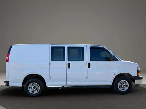 Used 2017 GMC Savana 2500 RWD image 7