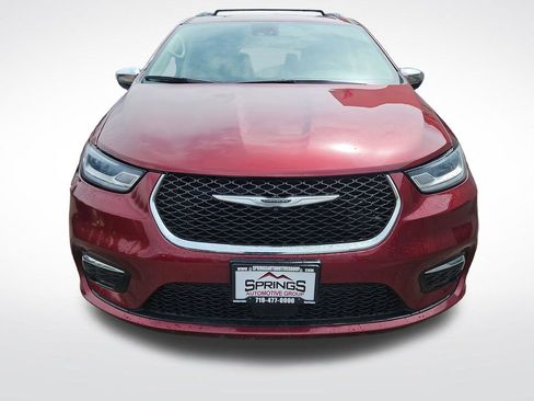Used 2023 Chrysler Pacifica Limited FWD image 8