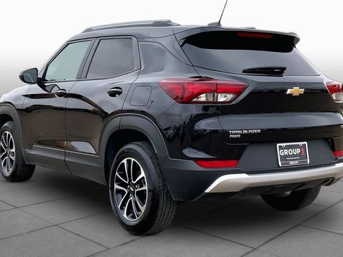 Used 2025 Chevrolet TrailBlazer LT AWD/4WD image 12