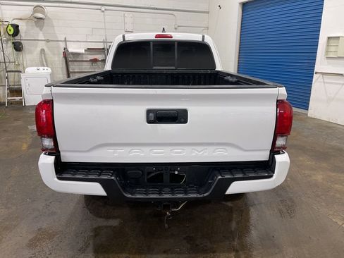 Used 2022 Toyota Tacoma SR w/ SR Convenience Package RWD image 5