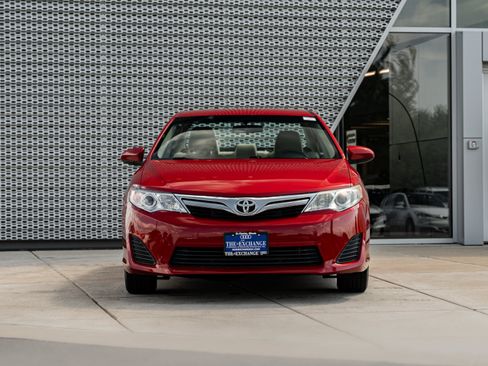 Used 2014 Toyota Camry LE FWD image 29