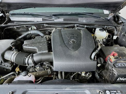 Used 2016 Toyota Tacoma TRD Off-Road w/ Towing Package image 30