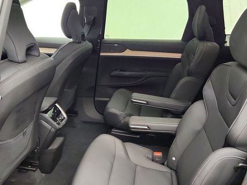 Used 2025 Volvo EX90 Plus AWD/4WD image 21