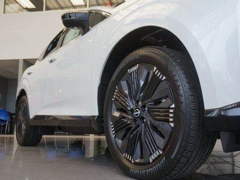 New 2026 Nissan Murano Platinum w/ Cargo Package image 13