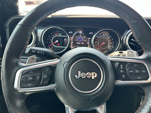 Used 2021 Jeep Wrangler Unlimited Rubicon w/ Xtreme Recon 35" Tire Package AWD/4WD image 16