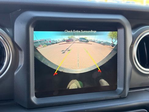 Used 2022 Jeep Wrangler Unlimited Sahara AWD/4WD image 24