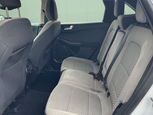 Used 2020 Ford Escape SE image 17