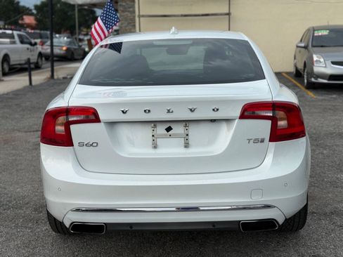 Used 2016 Volvo S60 T5 Inscription Platinum w/ Climate Package FWD image 9