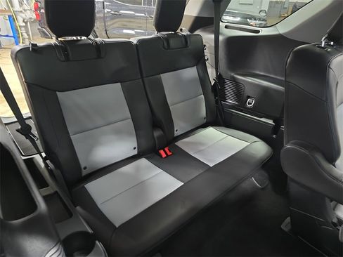 Used 2023 Ford Explorer XLT w/ Equipment Group 202A image 14