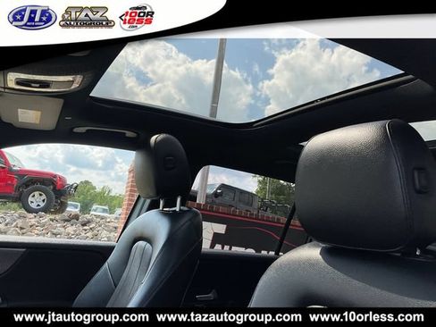 Used 2020 Mercedes-Benz GLB 250 4MATIC w/ Premium Package image 12