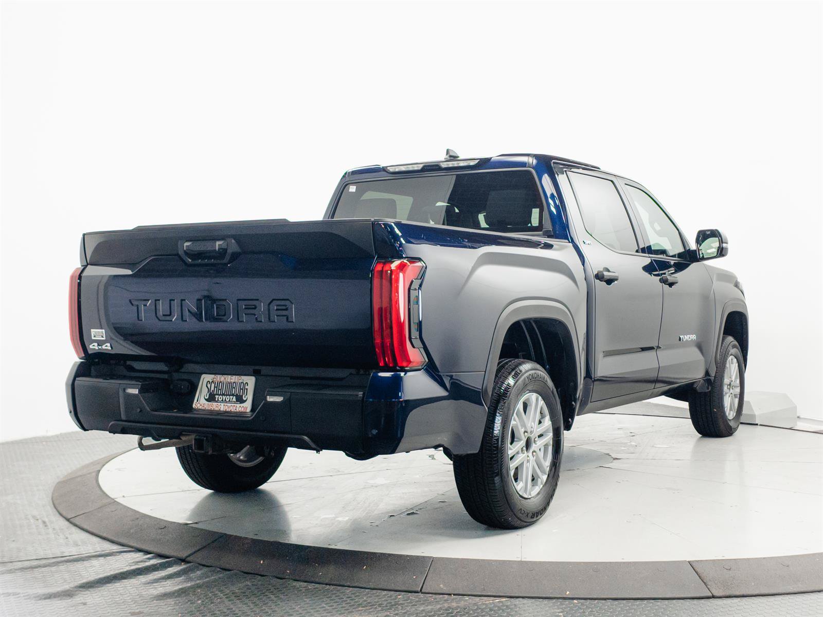 Used 2025 Toyota Tundra SR5 w/ SR5 Convenience Package AWD/4WD image 11