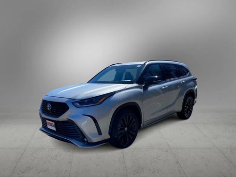 Used 2025 Toyota Highlander XSE image 5