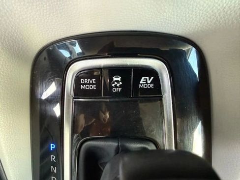 Used 2023 Toyota Corolla LE AWD/4WD image 18