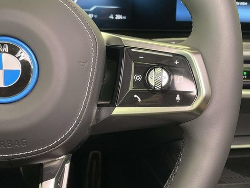 Used 2025 BMW i7 xDrive60 w/ Executive Package AWD/4WD image 34