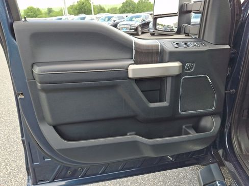 Used 2020 Ford F250 Lariat w/ Lariat Ultimate Package AWD/4WD image 12