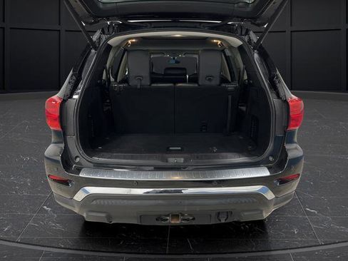 Used 2020 Nissan Pathfinder Platinum image 15
