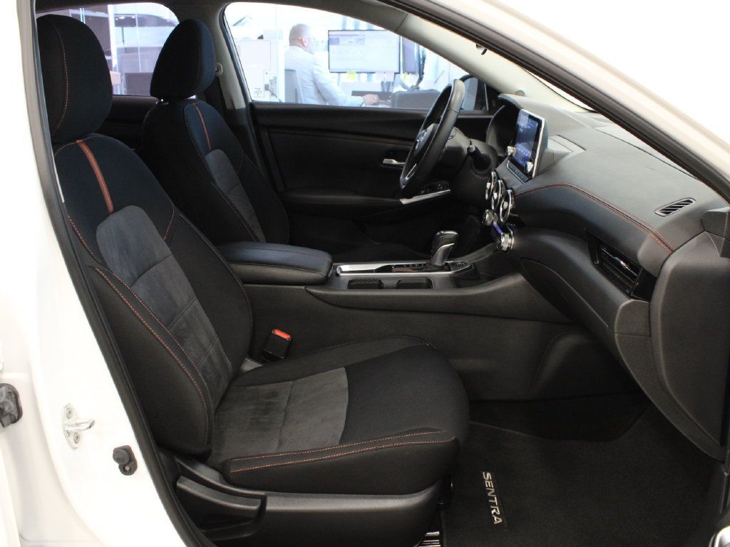 Used 2024 Nissan Sentra SR FWD image 13