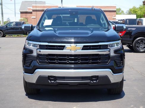 Used 2024 Chevrolet Silverado 1500 LT AWD/4WD image 6