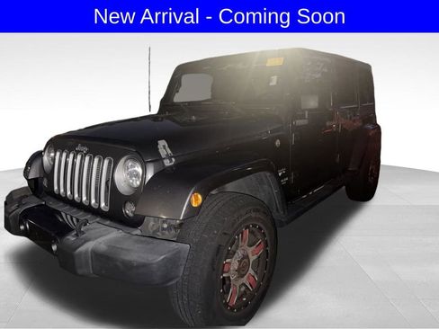 Used 2017 Jeep Wrangler Unlimited Sahara w/ Max Tow Package AWD/4WD image 1
