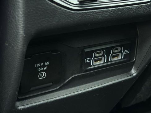 Used 2023 Jeep Grand Cherokee Altitude AWD/4WD image 19