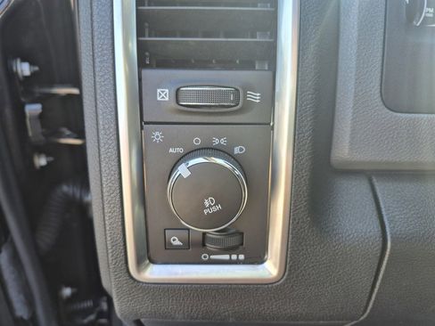 Used 2016 RAM 1500 Classic SLT image 31