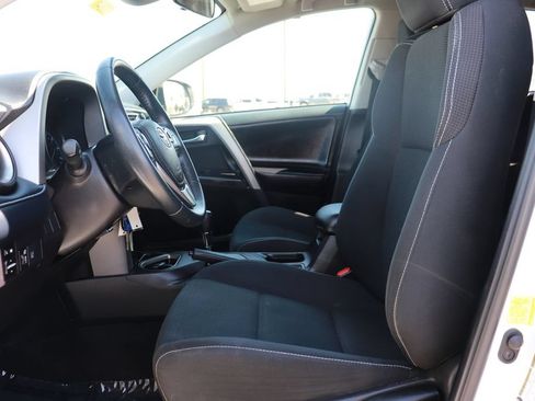 Used 2018 Toyota RAV4 XLE FWD image 12