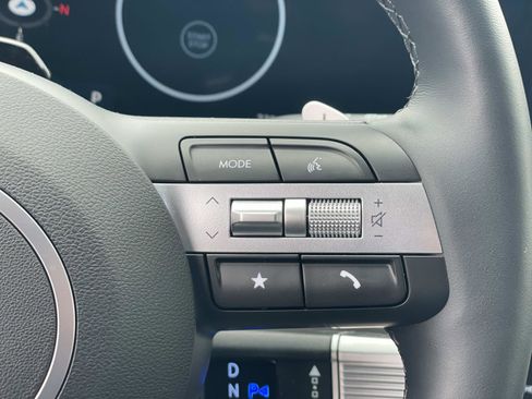 Certified 2025 Hyundai Tucson Limited image 9