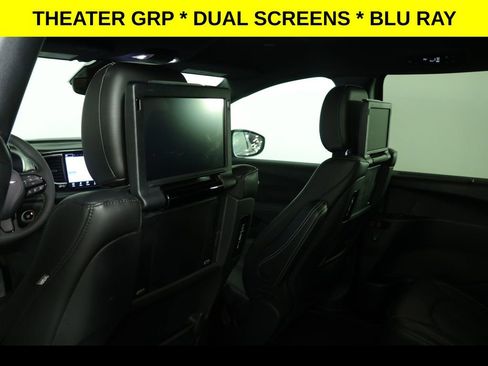Used 2023 Chrysler Pacifica Touring-L w/ Uconnect Theater Family Group AWD/4WD image 7