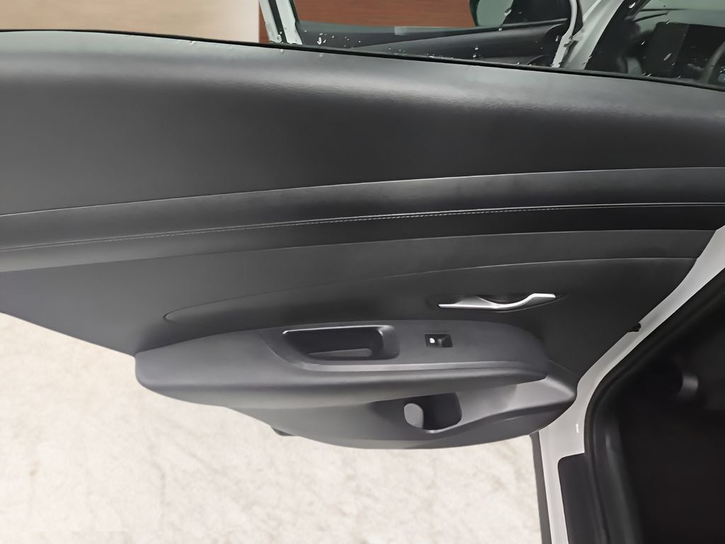 Certified 2025 Hyundai Tucson SEL AWD/4WD image 15