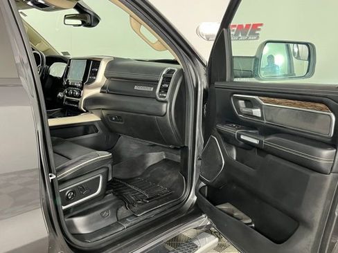 Used 2019 RAM 1500 Laramie image 31