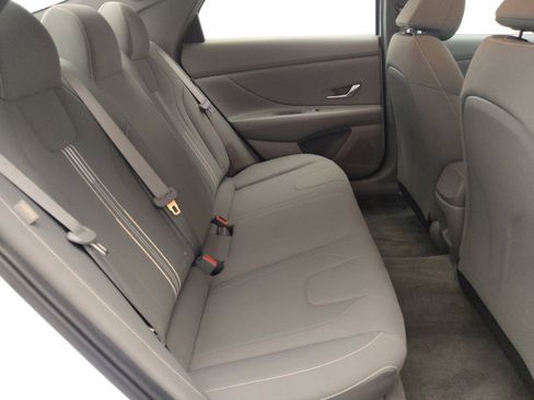 Used 2024 Hyundai Elantra SEL FWD image 19