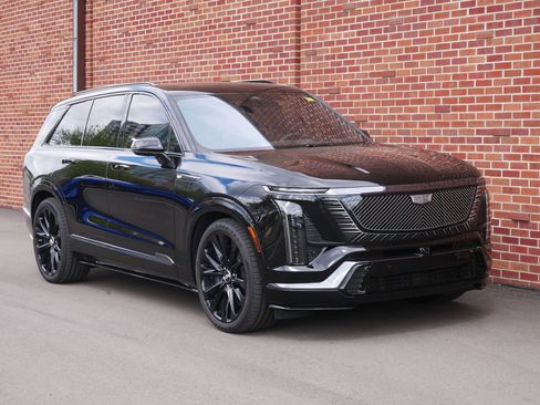 Certified 2026 Cadillac Vistiq Platinum AWD/4WD image 27